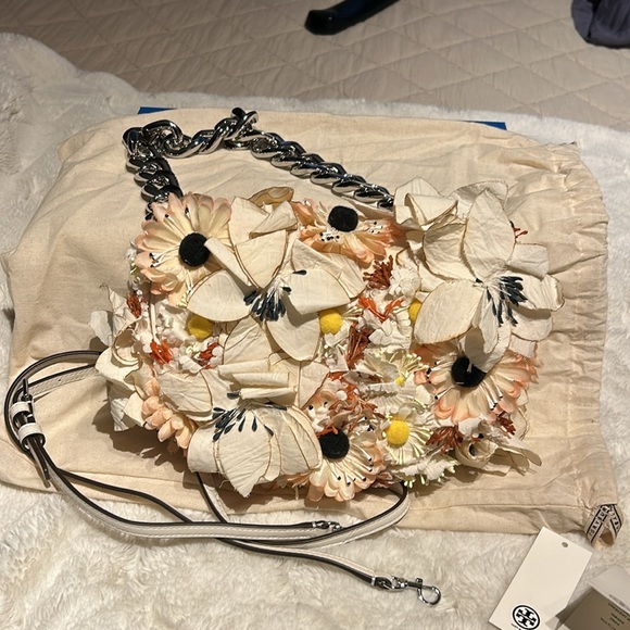 NWT Tory Burch Fleming soft floral embellished mini crescent bag - Picture 5 of 8